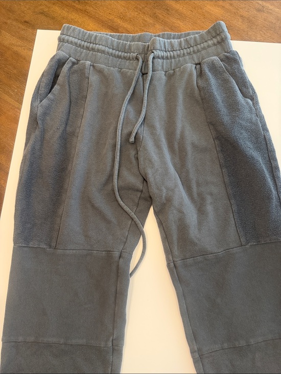 ALO Yoga Pants - ALO Yoga women's Slate Gray Jogger Sweatpants